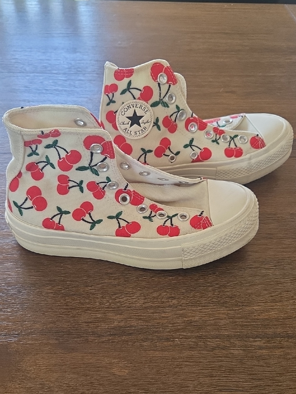 Converse Cherry High Tops in Red and Cream - No Laces